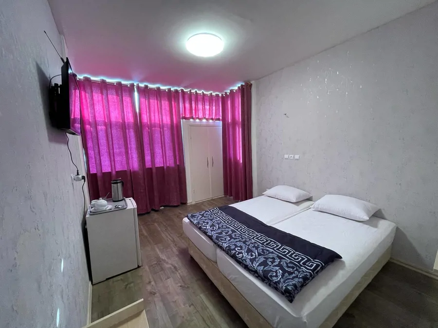 تصویر ۱ - هتل سنتی ارک (اتاق دبل-11) در تبریز