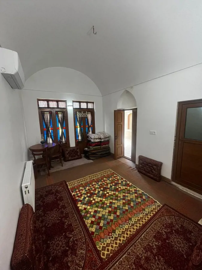 تصویر ۱ - هتل سنتی بومگردی باغ کثنوا اتاق مهر و ماه  در  میبد