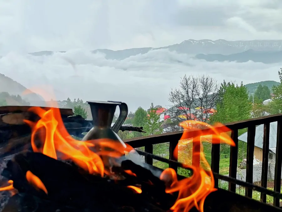 تصویر ۱ - کلبه سنتی و چوبی جنگلی بهشت پاییزه آلاشت در سوادکوه