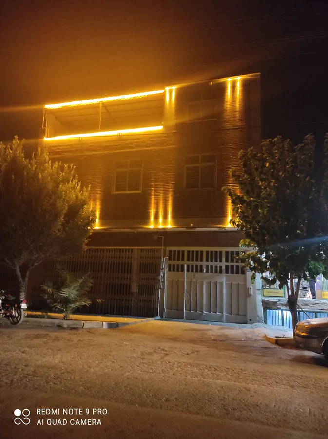 تصویر ۱ - آپارتمان شیک تمیزودارای پنجره های دوجداره دسترسی سریع به مرکزشهرباغ‌گلها شهررویاها  در  اصفهان