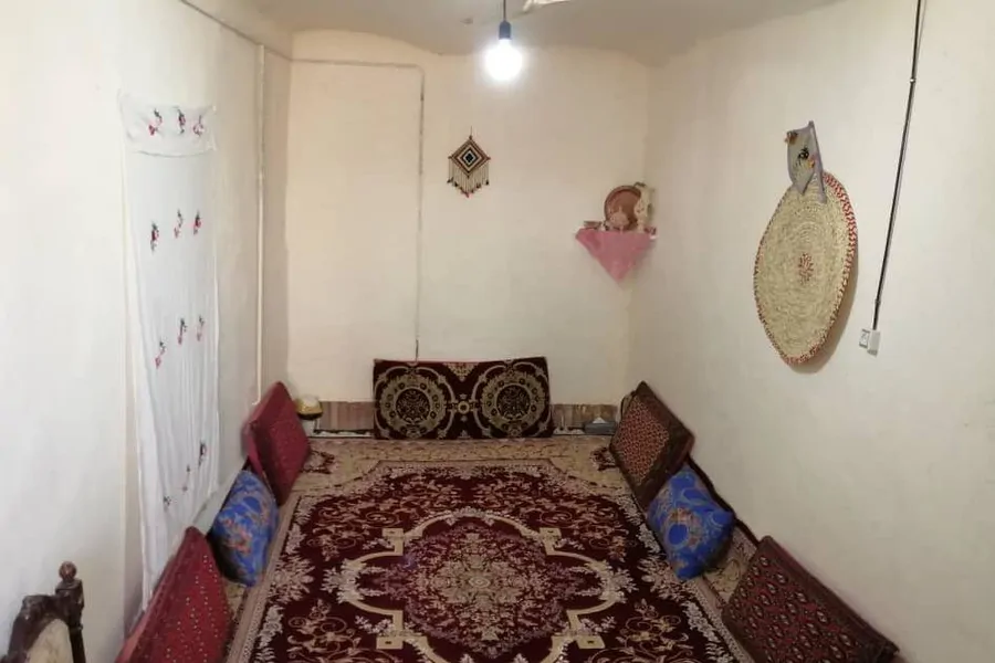 تصویر ۱ - اقامتگاه بوم‌گردی حیات فیروزه ای (اتاق چُغوله) در  نیشابور