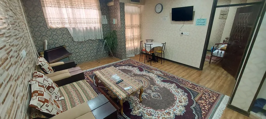 تصویر ۱ - خانه مبله آدینه(۲) در  شیراز