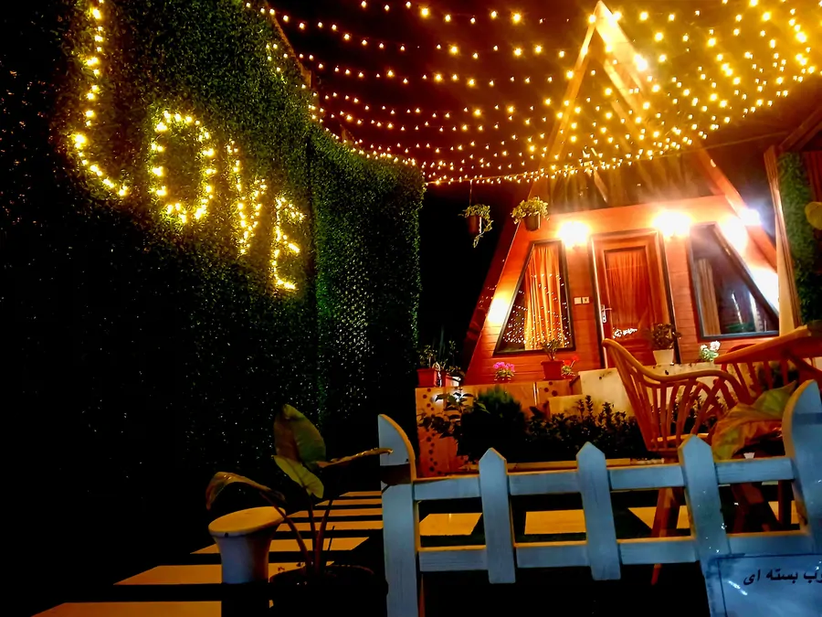 تصویر ۱ - کلبه سوئیسی گلوریا با جکوزی در شیرگاه