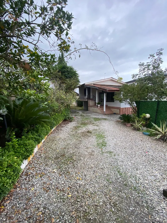 تصویر ۱ - ویلا آبپری در رویان