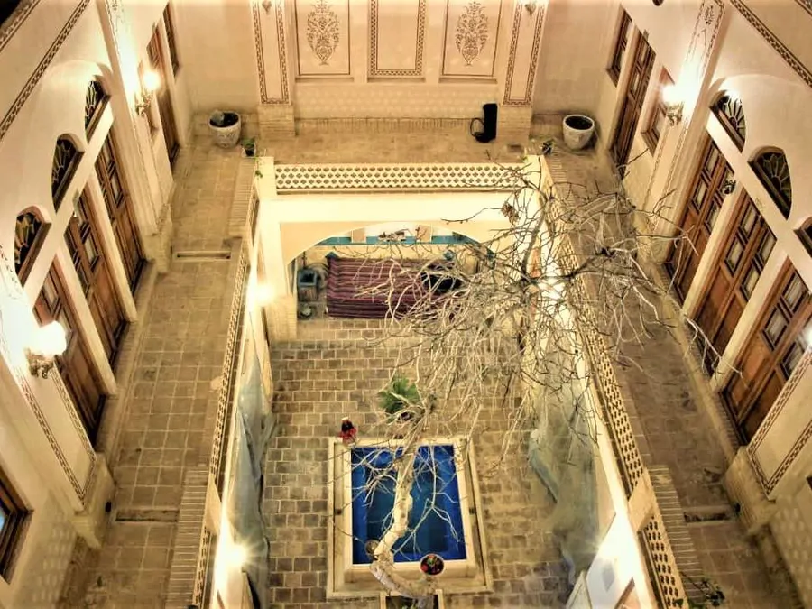 تصویر ۱ - اقامتگاه بوم‌گردی نه چم(یاسین) در  کاشان