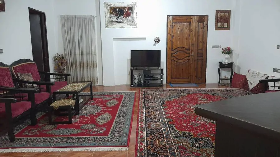 تصویر ۱ - آپارتمان تمیز وپارکینگ دار وتفریحی وتوریست  داردوفوتبال دستی ۴ نفره درارتفاع دارد در  ایزدشهر