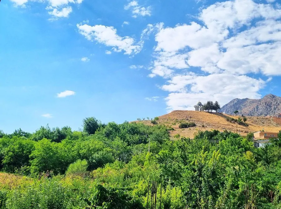 تصویر ۱ - آپارتمان سوییت اجاره ای سیسخت در  دنا