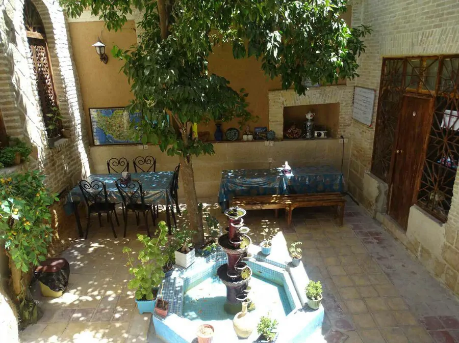 تصویر ۱ - اقامتگاه بوم‌گردی راز (چهارنفره واحد3) در  شیراز