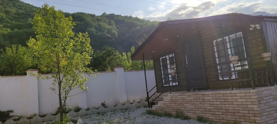 تصویر ۱ - کلبه کارن  در  رامسر