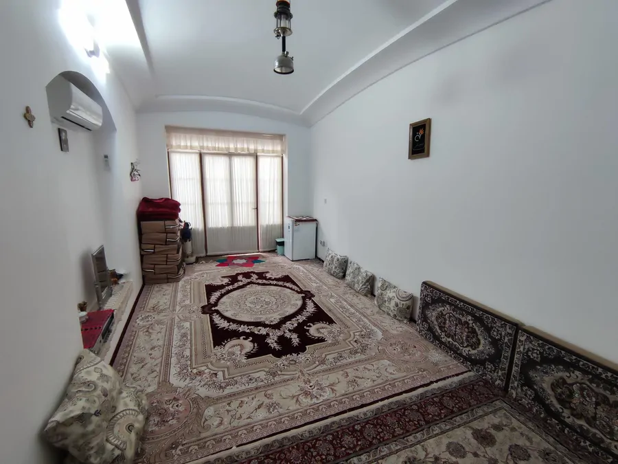 تصویر ۱ - اقامتگاه بوم‌گردی خانم تاج نوش آباد (اتاق گندم) در  آران و بیدگل