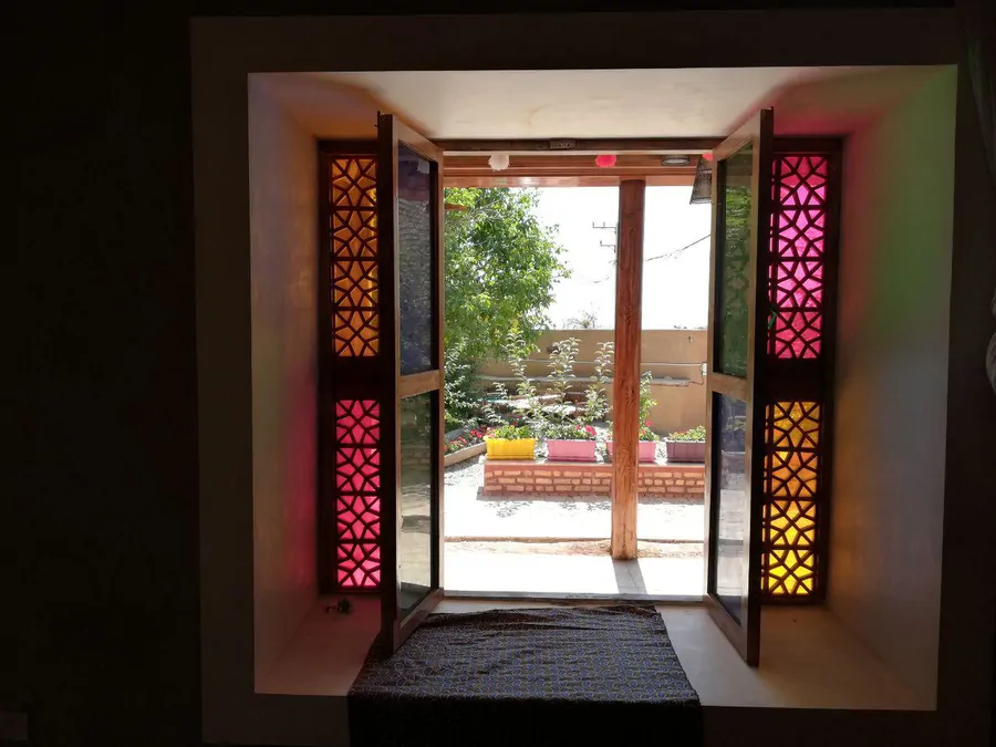 تصویر ۱ - اقامتگاه بوم‌گردی کدخدا اتاق زمرد در  دماوند
