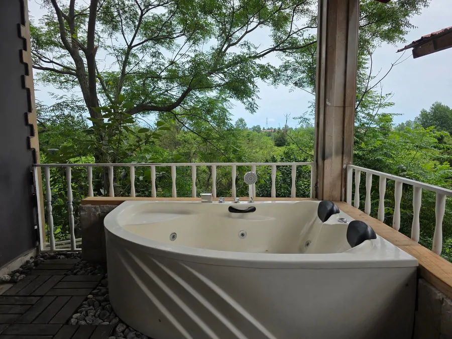 تصویر ۱ - ویلا دوبلکس نوراک (4) با جکوزی و بیلیارد در رامسر