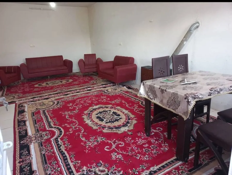 تصویر ۱ - خانه خانه مبله با حیاط دل‌انگیز  در  شیراز