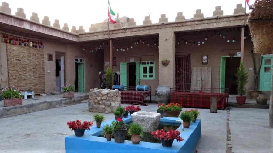 تصویر ۱ - اقامتگاه بومگردی (واحد ۴) در مرودشت