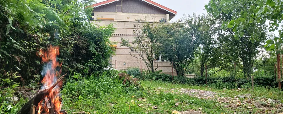 تصویر ۱ - ویلا یه جای خلوت و دنج با یه بالکن روباز روبه جنگل و شالیزارو کوه و پر از ارامش در شفت