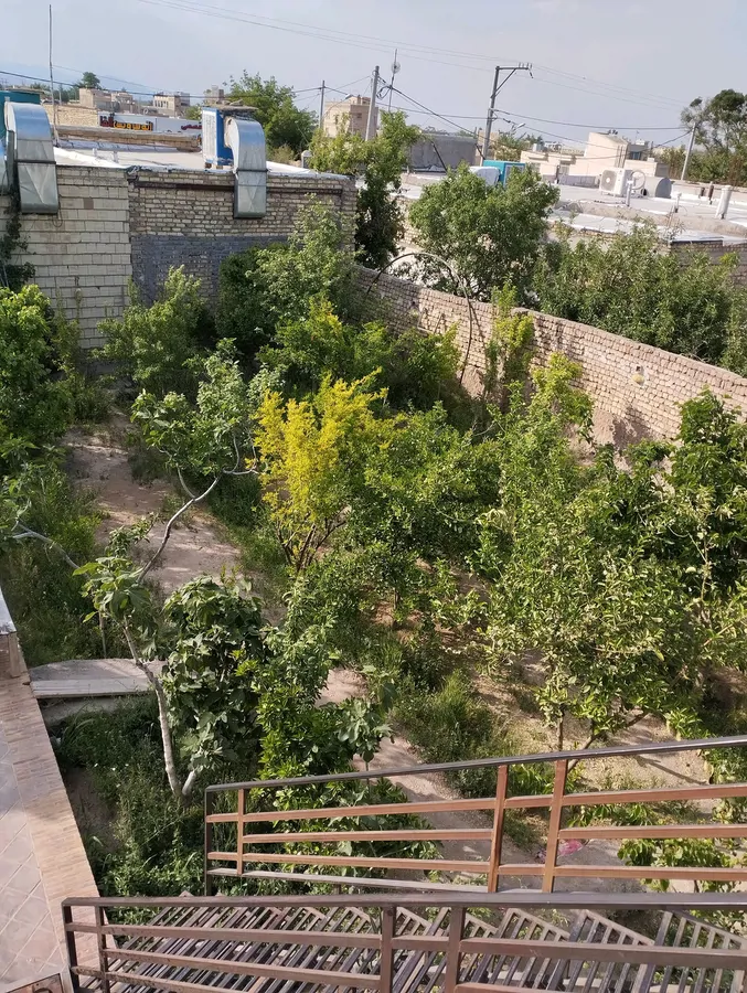 تصویر ۱ - ویلا خانه باغ ویلایی نزدیک باغ فین و مکان های دیدنی کاشان نبش خیابان اصلی در کاشان