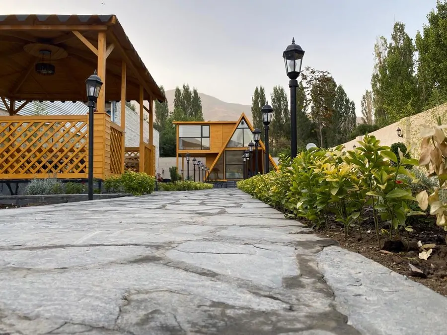 تصویر ۱ - کلبه چوبی چناربن در  لواسان