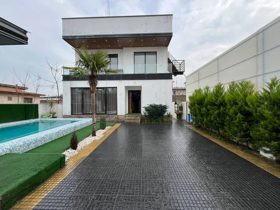 تصویر ۱ - ویلا ساحلی استخردار آبگرم با بیلیارد  در  نوشهر