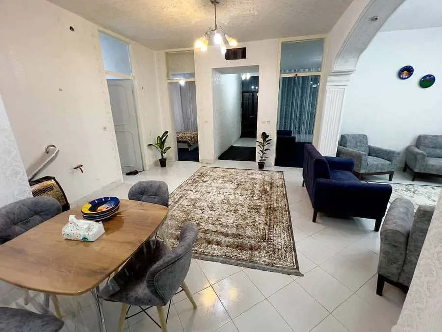 تصویر ۱ - آپارتمان آپارتمان مبله کاملا آرام و تمیز واحد 1 در  شیراز