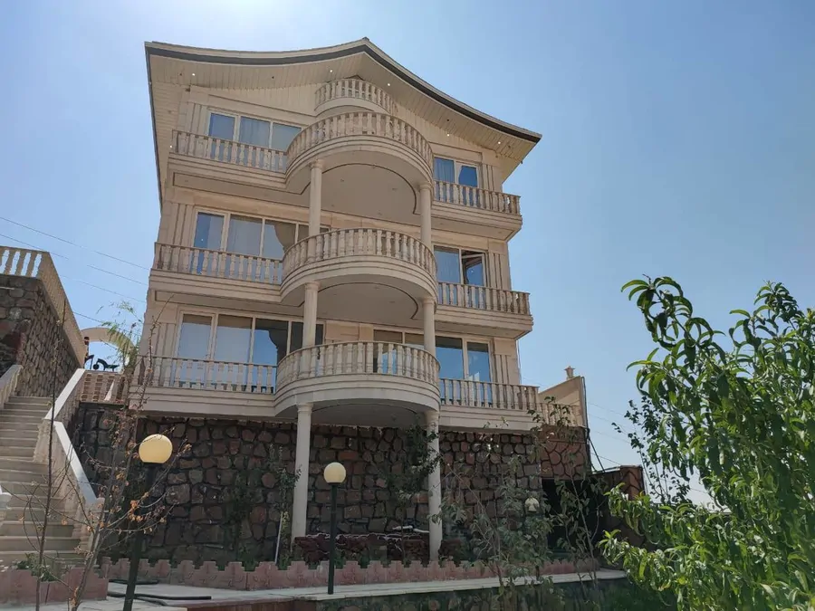تصویر ۱ - ویلا استخردار آبگرم عمارت کاج در  رودهن