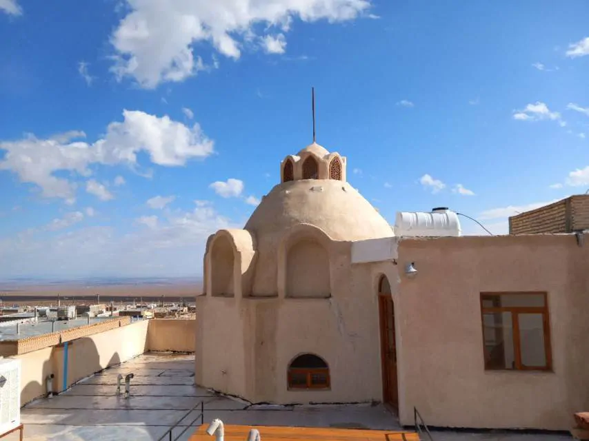 تصویر ۱ - اقامتگاه بوم‌گردی سرای امیربیک (واحد بادگیر) در  طبس