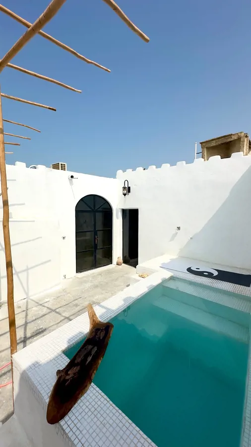 تصویر ۱ - ویلا ویلا ساحلی استخردار در قلب تاریخی قشم در  قشم