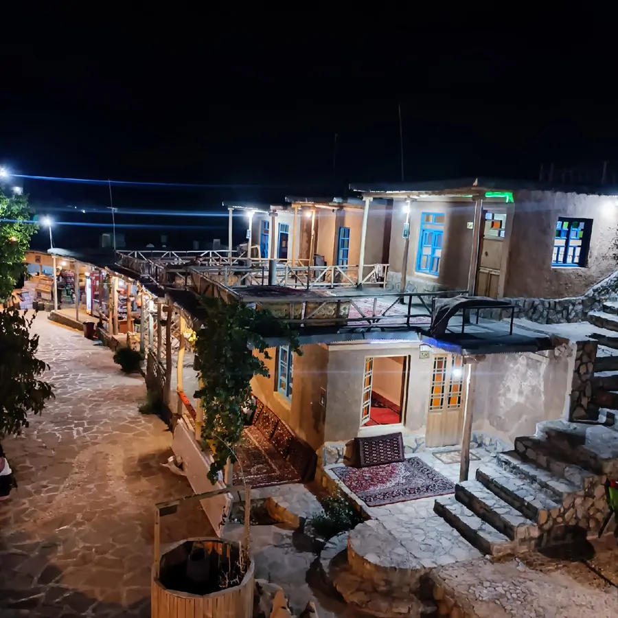 تصویر ۱ - اقامتگاه بوم‌گردی مجتمع گردشگری کانیآو  در  سنندج