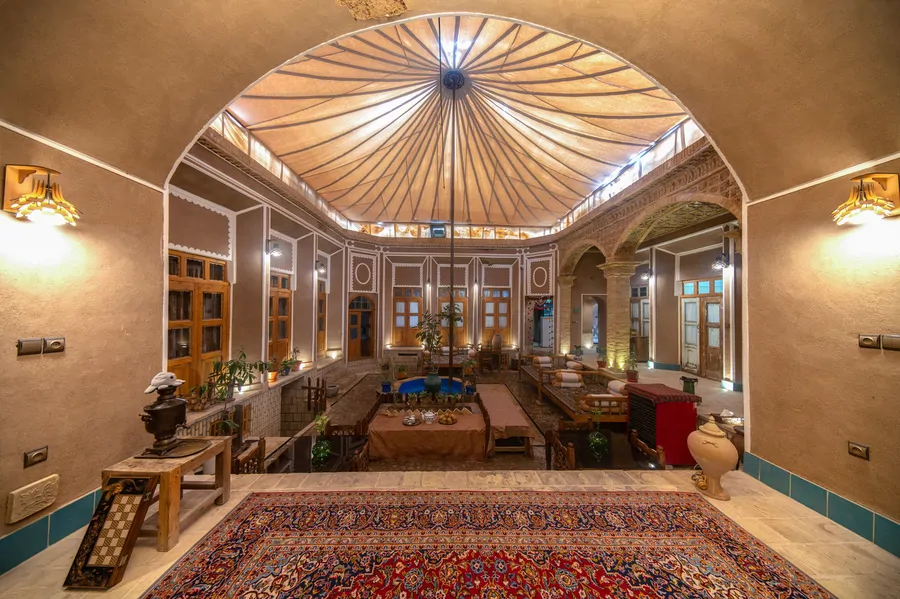 تصویر ۱ - اقامتگاه بوم‌گردی سنتی یاسی (۱۰۱) با صبحانه رایگان در  یزد