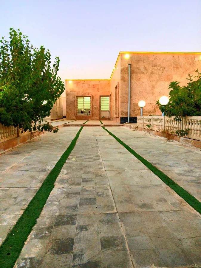 تصویر ۱ - ویلا استخردار آبگرم سرپوشیده کامرانیه در چهارباغ