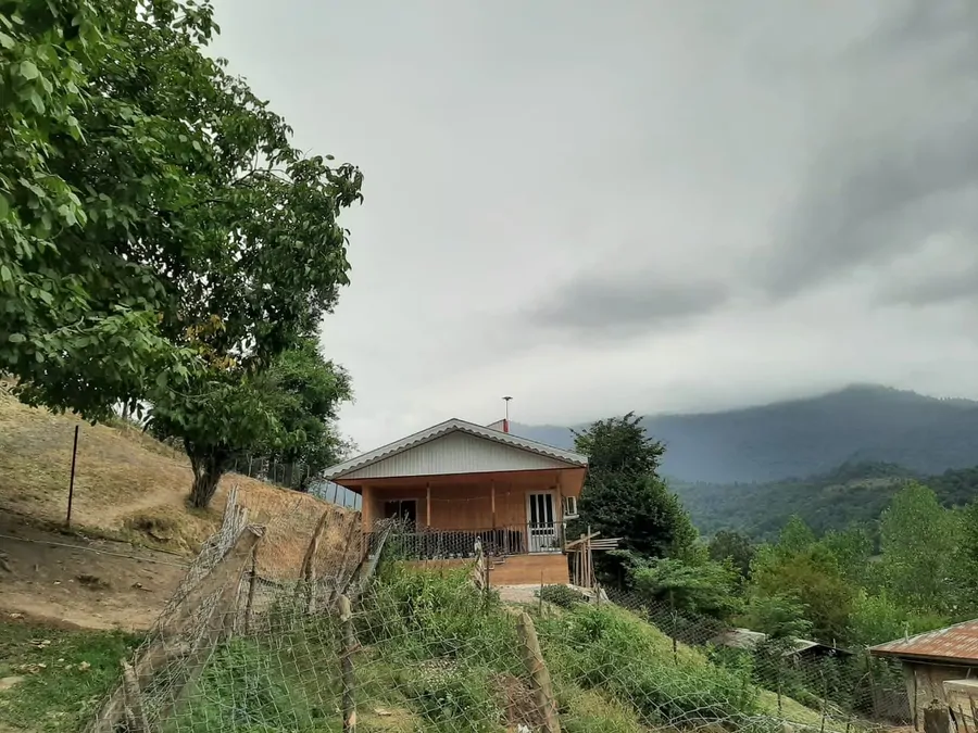 تصویر ۱ - کلبه چوبی قسمت در  ماسال