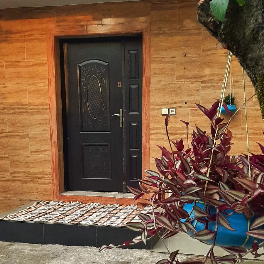 تصویر ۱ - اقامتگاه بومگردی آبی (گیلاکو) در سنگر