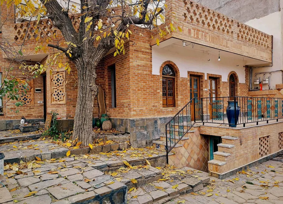 تصویر ۱ - سوییت باغ آسمان (بهار) در همدان