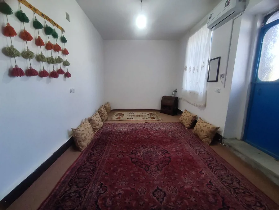 تصویر ۱ - اقامتگاه بومگردی قهرمان بابکان (قمر) با صبحانه رایگان در کازرون