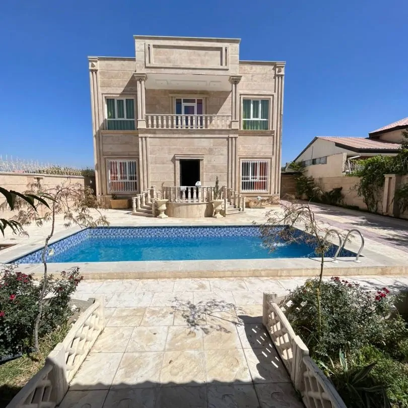 تصویر ۱ - ویلا استخردار سرپوشیده آبگرم زعفرانیه (5خوابه) در  سهیلیه