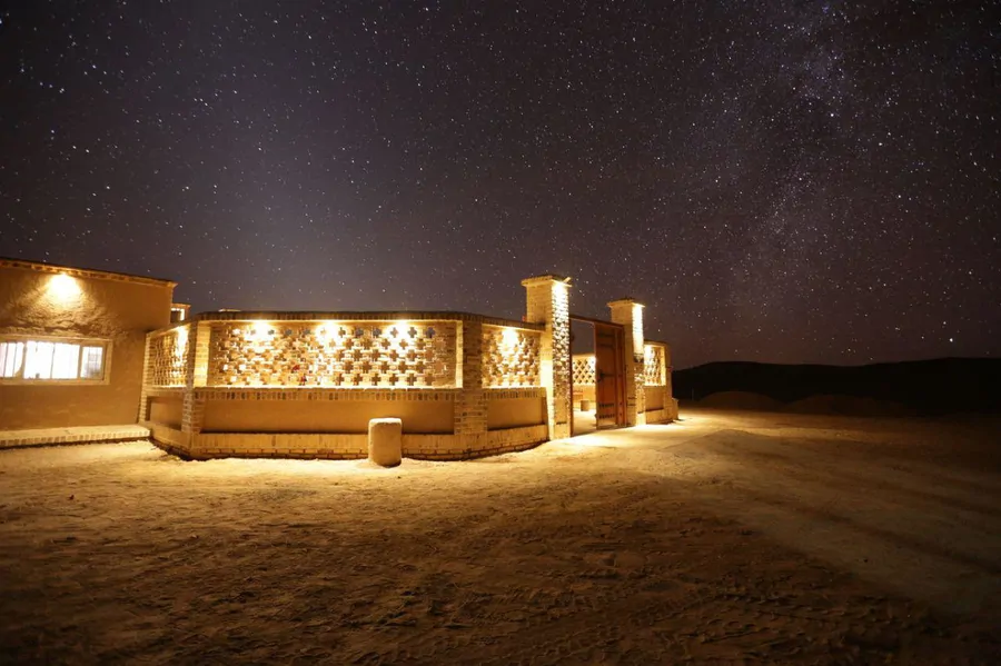 تصویر ۱ - اقامتگاه بوم‌گردی نمکزار (واحد۲) در  سرایان