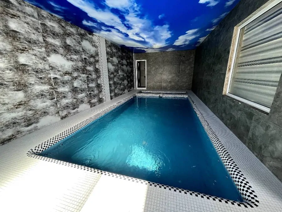 تصویر ۱ - ویلا ویلا دوبلکس نما رومی استخردار فول گیم در  سرخ رود