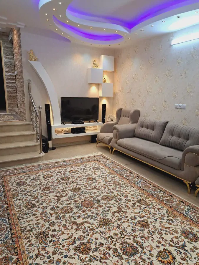تصویر ۱ - خانه منزل مبله ثمین ۲ (با فاصله کم با بناهای تاریخی) در  کاشان