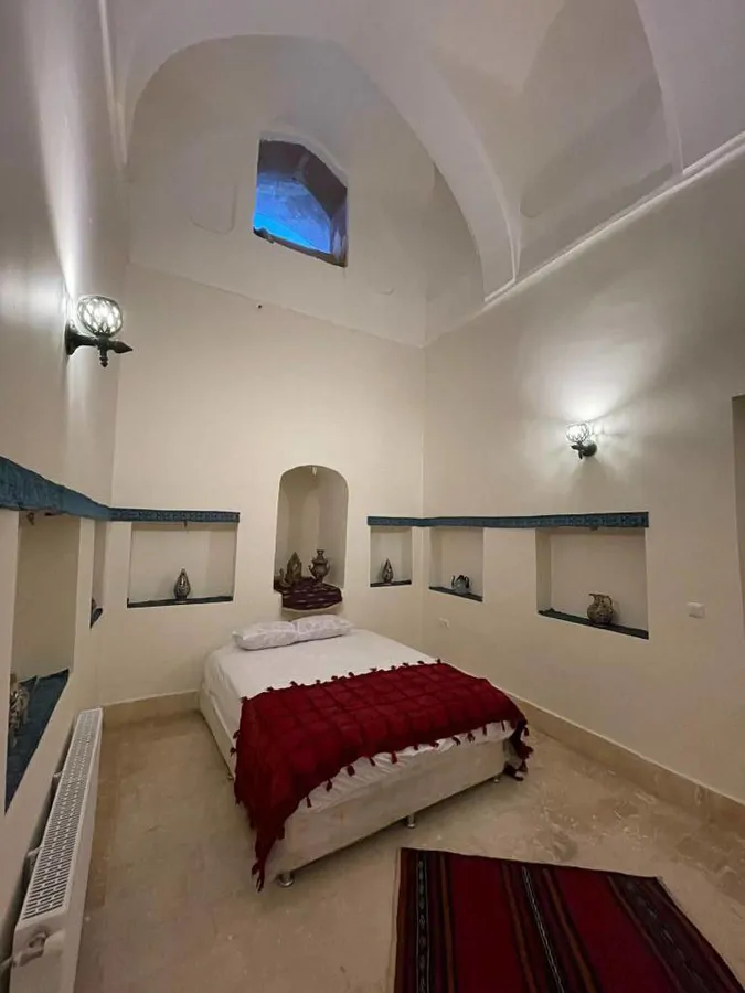 تصویر ۱ - اقامتگاه بوم‌گردی عمارت عندلیبان (اتاق تمنا) در  یزد