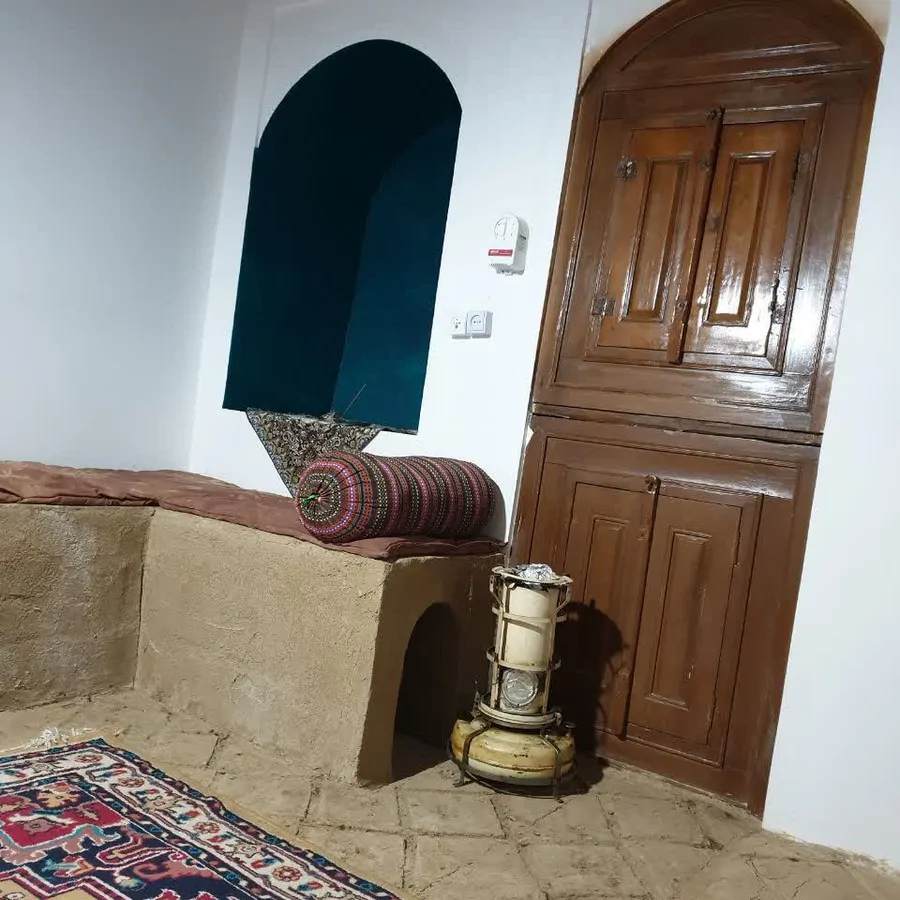 تصویر ۱ - اقامتگاه بوم‌گردی کریم خان (اتاق۲) در  همدان