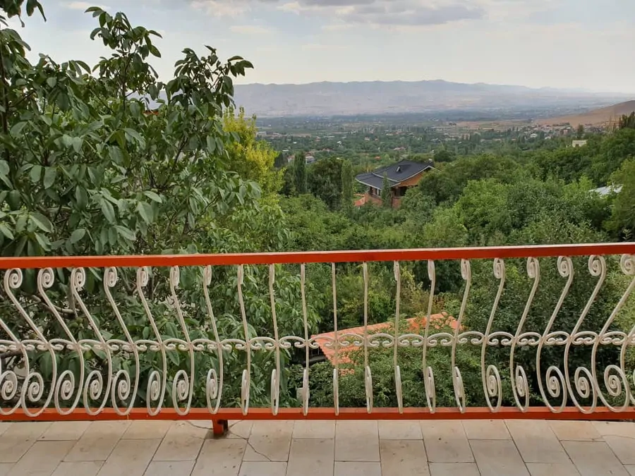 تصویر ۱ - ویلا باغ آیینه ورزان با کابین سونا جکوزی  در  دماوند