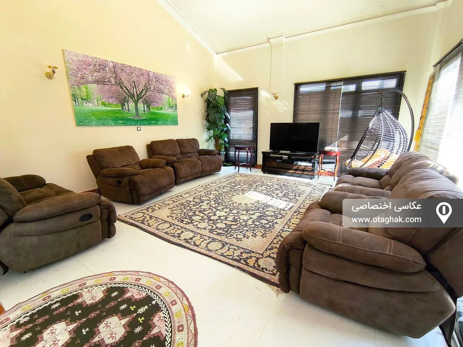 تصویر ۱ - خانه الیس با فوتبالدستی در کیش