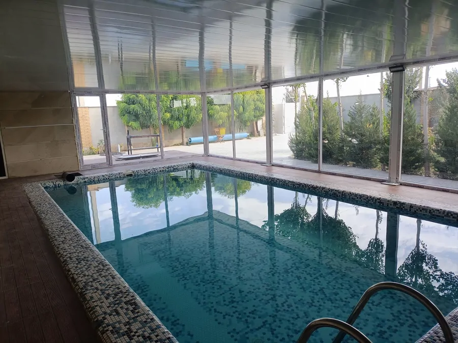 تصویر ۱ - ویلا استخردار آبگرم مهستان در چهارباغ