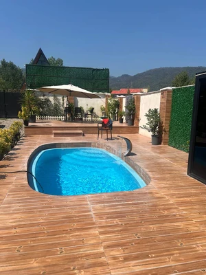 سوئدی استخردار آبگرم تاج 