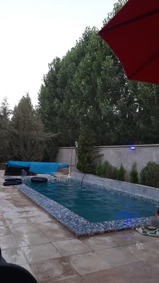 استخردار آبسرد آدرین با فوتبال دستی