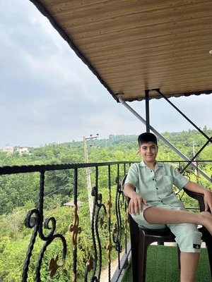 بام کبریا با جکوزی و فوتبال دستی