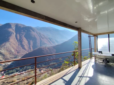 آدرین با جکوزی 