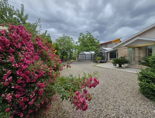 تصویر 2 - ویلا استخردار آبگرم جزیره با بیلیارد در  انزلی