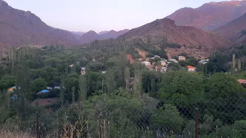 تصویر 4 - سوییت سوعیت داخل باغ با طبیعت زیبا در محیطی دنج با اب وهوای عالی  نزدیک به رودخانه  در الموت