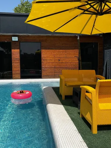 تصویر ۱ - ویلا استخردار آبگرم باغستان با فوتبال دستی در  سهیلیه