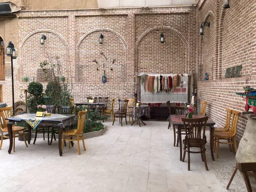 تصویر 9 - هتل سنتی  نبوی (عقیق) در  قزوین